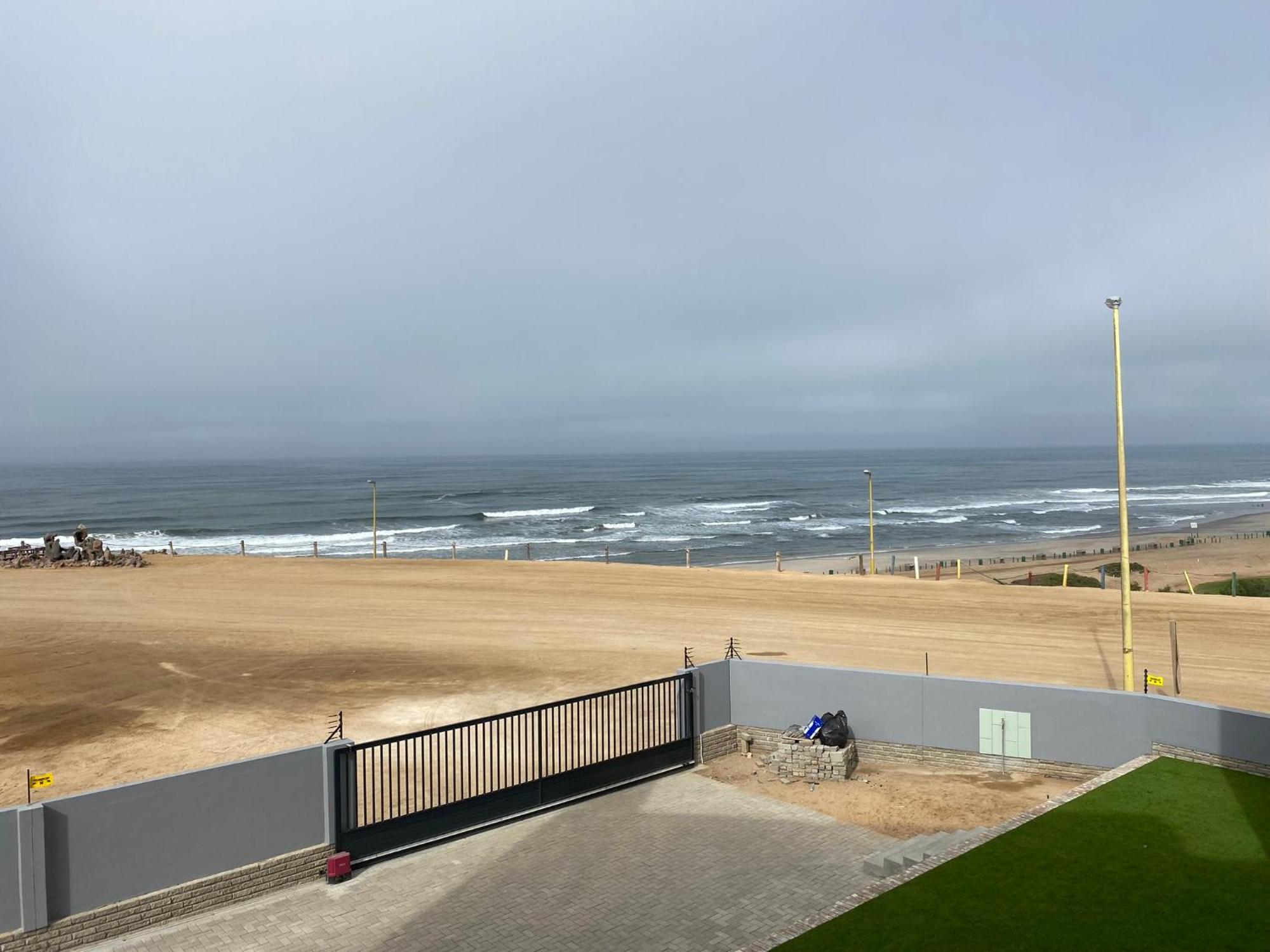 Diestrandwolf Sea View Self Catering Henties Bay Bagian luar foto