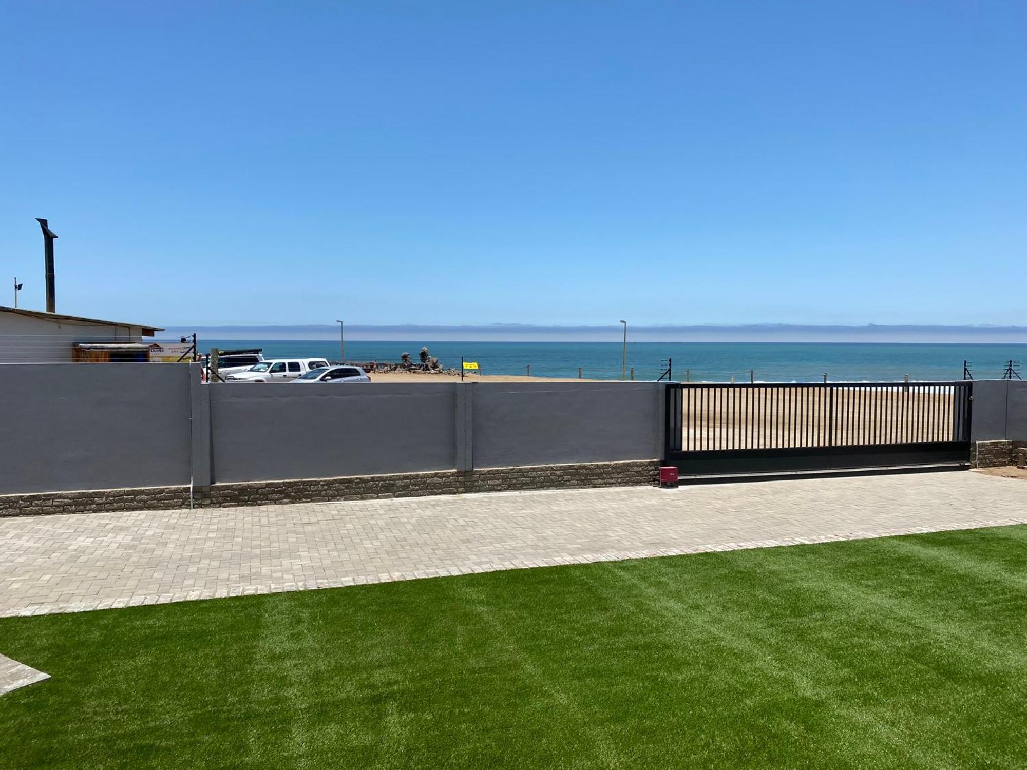 Diestrandwolf Sea View Self Catering Henties Bay Bagian luar foto